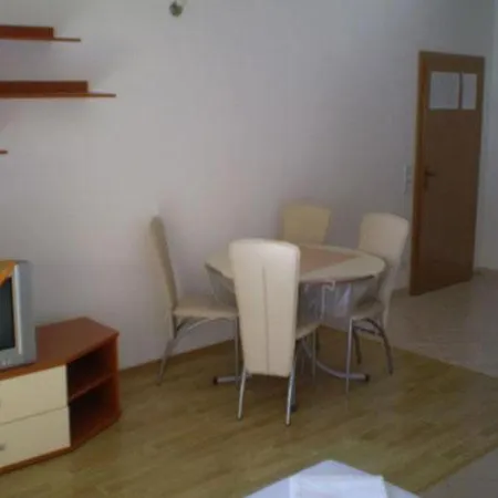 In With Sea View, Balcony, Air Conditioning, Wifi 5060-4 Apartment
